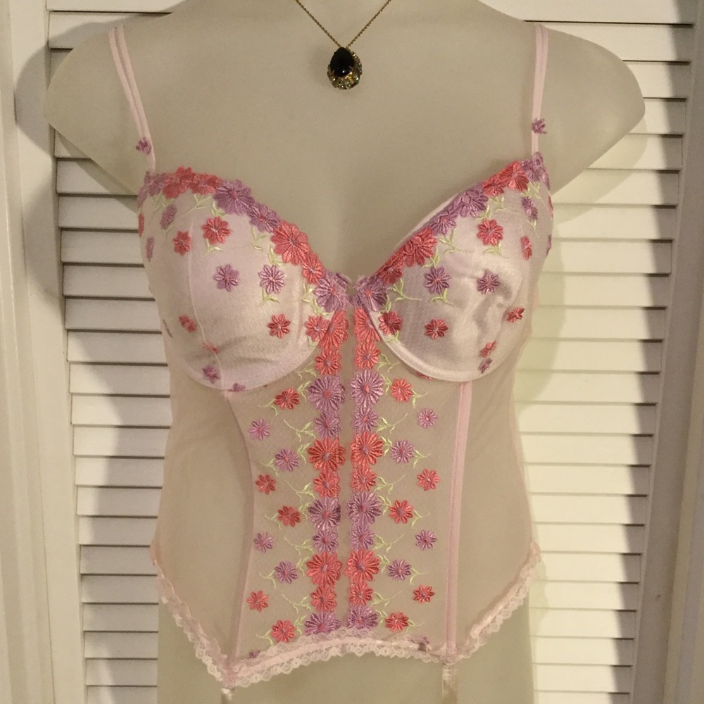 Secret Treasures negligee with garters 1x padded